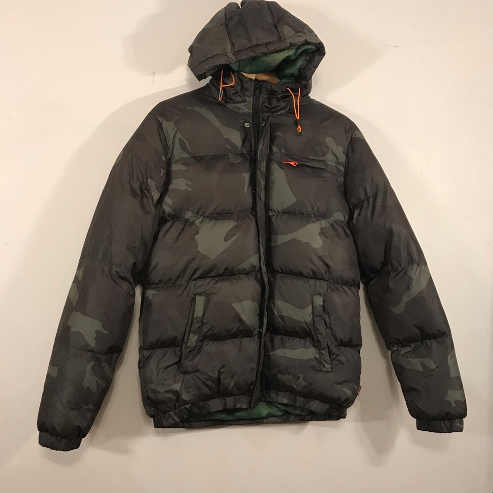 Camouflage winter coat Green and Black Puffer Jacket with Water-Resistant Finish - Picture 2 of 8